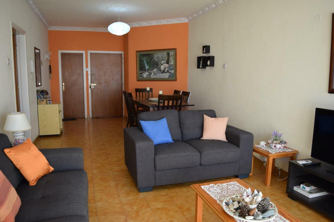 Mediterranean Breeze Apartment Лимасол Екстериор снимка