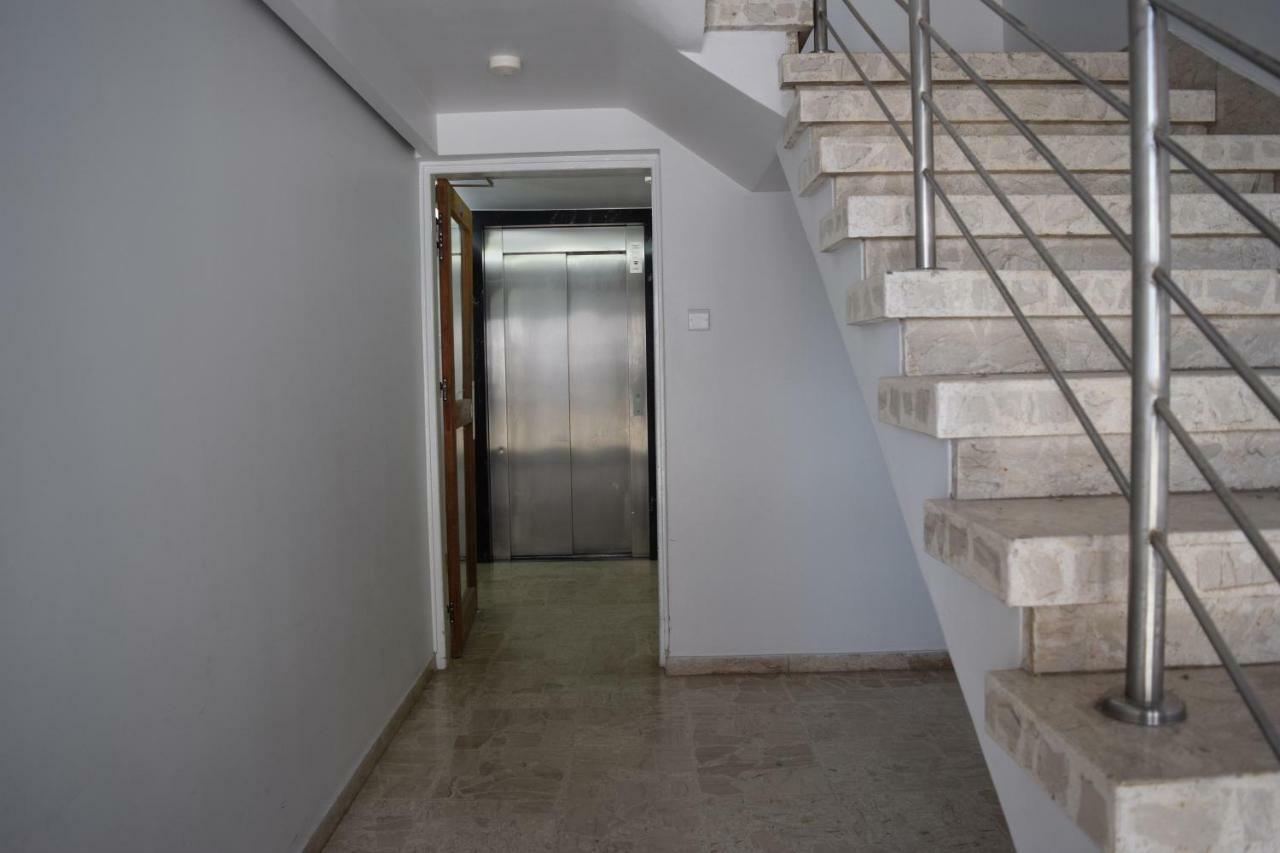 Mediterranean Breeze Apartment Лимасол Екстериор снимка