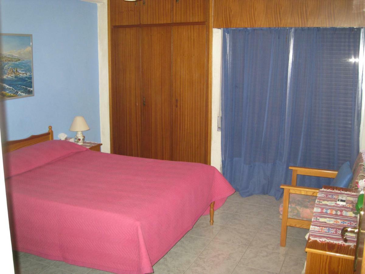 Mediterranean Breeze Apartment Лимасол Екстериор снимка