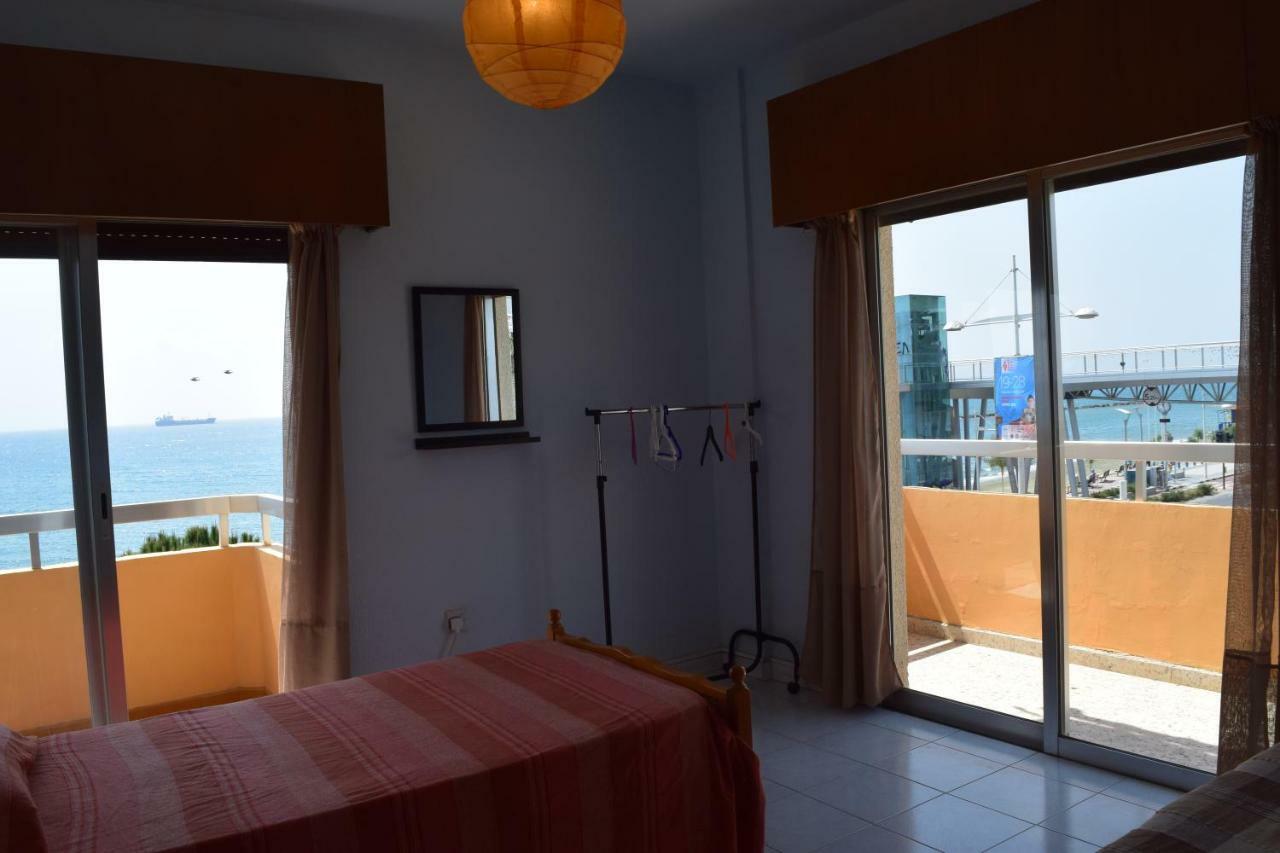 Mediterranean Breeze Apartment Лимасол Екстериор снимка
